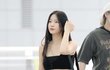 가슴 없는 여돌들은 공항에서