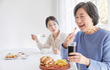 “갱년기 엄마에게 청량 음료 권하지 마세요"
