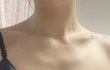 19?) 가슴뼈가 다 보여…
