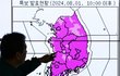 연일 불볕더위에 8명 사망… 폭염경보 위기→ 심각 상향