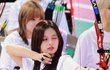 설윤 이 머리 붙임머리한거임??