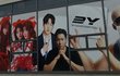 김계란 걸그룹 QWER, 사옥 포스터 붉은 페인트 테러에 소속사 '확인 중'