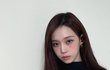 윈터 지금 머리색 좀 톤그로 같음