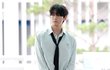 BTS '뷔' 가방에 '대롱대롱'…'라부부' 제치고 품절 대란