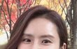 요즘 아이유 이 중년배우랑 개똑닮음