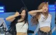 아카라카 카즈하 홍은채 바지핏 개이쁘다
