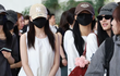 요즘 뜨고있는 걸그룹 출국모습. 왜 여긴 아무말 안함?