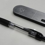 프레젠테이션할 때 프로젝터를 주머니에서 꺼내서