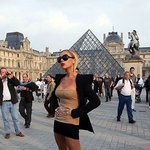 노브라 빅토리아 베컴 "<b>루브르</b>가 대수야?