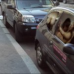 기발한 성인용품 광고~자동차에서 무슨짓?