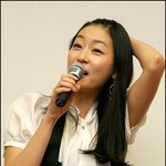 이대에 <b>강의</b>하러 간 박진희, 생머리 휘날리며