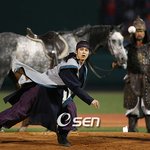 말타고 <b>시구</b>하러온 정태우! 최고~