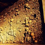 파리 시 지하 납골당에 지옥문이 있다?