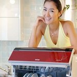 귀여운 표정의 식기<b>세척</b>기 모델