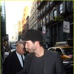 할어<b>버지</b> 키에누리브스와 젊은 애인의 길거리 스킨쉽