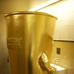 남자친구가 <b>던킨</b>도넛츠 화장실에서..