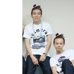 <b>top</b> 지용머리 은근 잘어울려 ?