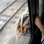 <b>다음역</b>에서 꼭 이쪽 문이 열려야하는데;