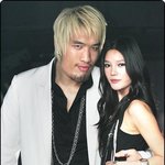 강수희 <b>허리</b>만한 최홍만의 손크기 !