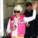 패리스 힐튼 <b>입국</b>사진들 모음