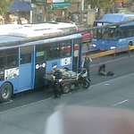 <b>미아</b>삼거리 버스와 오토바이 사고후 장면 같은시간 초만식 볼거리 제공