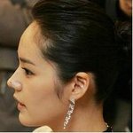 님들은 두 사람중에 어느 사람이 더 나<b>아보</b>입니까?