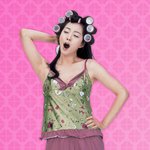 롤감고 <b>하품</b>하는 예슬