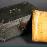 사람가죽으로 만든 책이 있다?