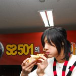 김현중, 아찔한 콧대와 <b>턱선</b>