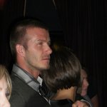 빅토리아를 뒤에서 안는 <b>베컴</b>, 너무 잘 어울려