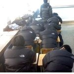 <b>어느학교</b> 교복이야