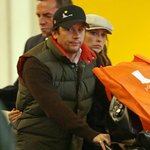 "제니퍼 <b>러브</b> 휴잇" 남자친구와 벤쿠버 공항에 도착한 (12...