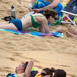 <b>사라</b> 제시카 파커 해변에서 가족들과 함께