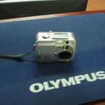 a/s 센타에서 <b>망치</b>로 부셔버린 올림푸스 디카