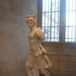 루브르 박물관 <b>tell</b> me