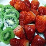 후식..딸기..<b>키위</b>...쪼앗 ><