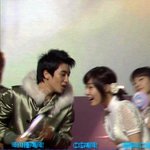 티파니에게 말거는 승리.. 눈빛이 <b>예사</b>롭지 않은데??ㅎㅎ