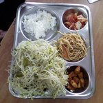 배식<b>당번</b> 친구와 절대 싸우지마삼~