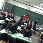 학생들의 <b>외면</b>에도 꿋꿋한 선생님