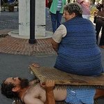 삶의 <b>무게</b>에 지쳐가는 남자들...