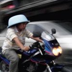 저 <b>헬맷</b> 참 멋지네요