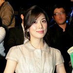 <b>지성</b>과 행복해서 얼굴 더 핀 이보영~