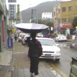 학생<b>우산</b>은그렇게쓰는게아니야