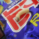 <b>농심</b> 포스틱 먹다가 이물질이 나왔습니다.