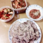 <b>배추</b>겉절이와 깍두기 그리구 수육...