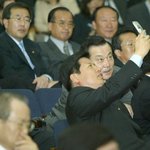 얼짱 각도를 기억하는 국회<b>의원</b>