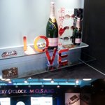 <b>무빙</b>매거진 "love" 참여매장 "mosaic"