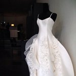 여자라면 한번 쯤은 입고 싶은 드레스..^^