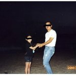 저녁에 부인몰래 밖에서 <b>딸</b>잡으며 <b>사진</b>찍은 남편