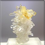 보석의 <b>원석</b>은 이렇게 생겼다